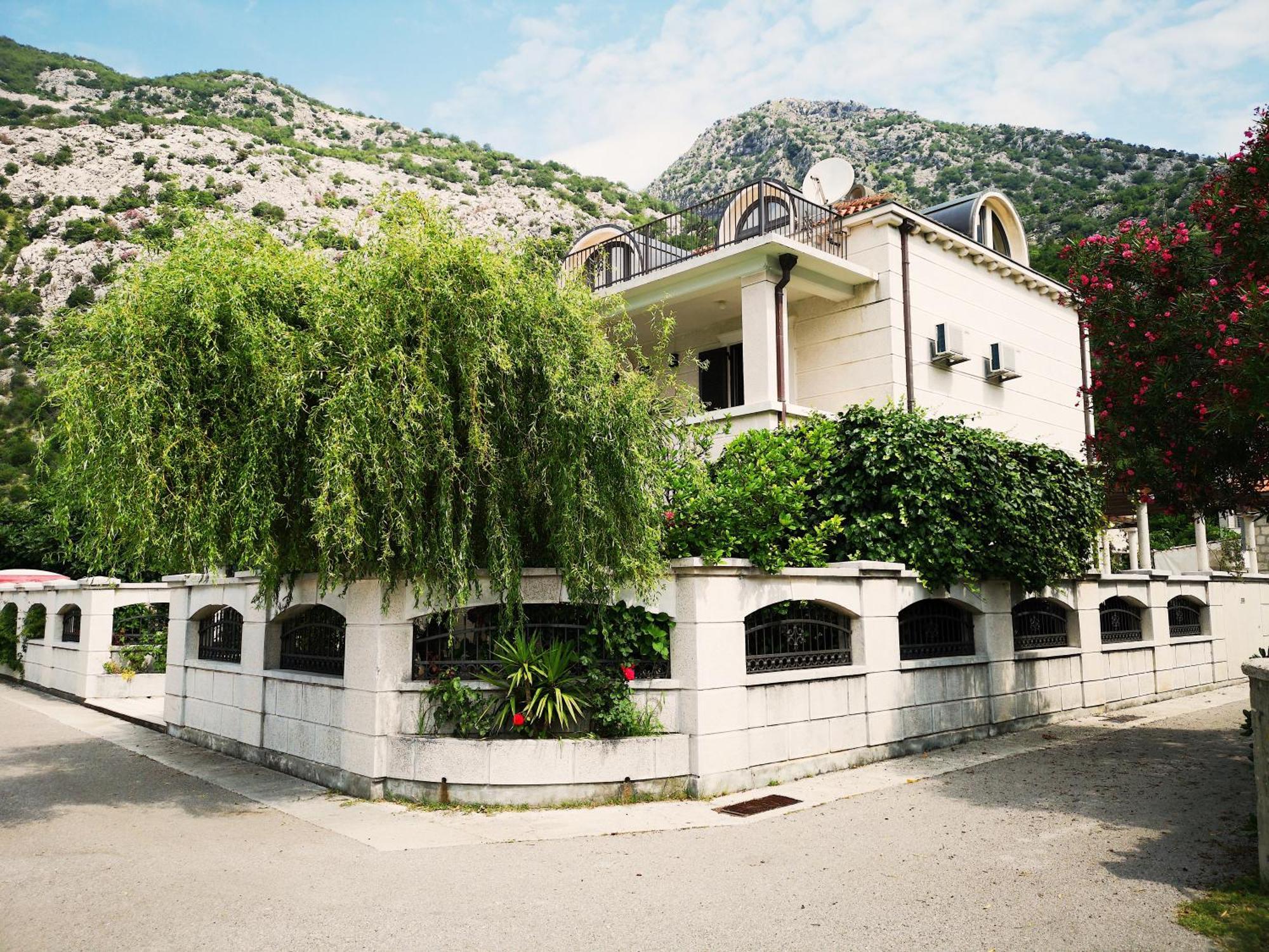 Villa Teuta Risan Buitenkant foto