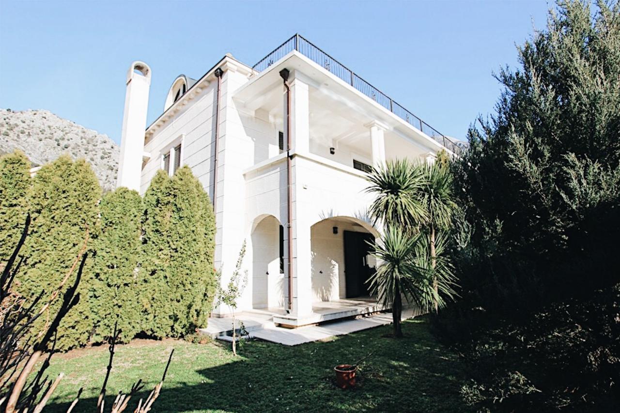 Villa Teuta Risan Buitenkant foto